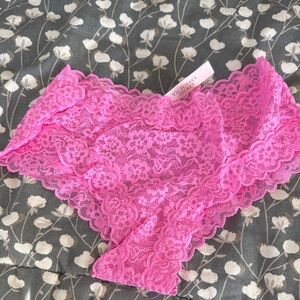 6️⃣2️⃣0️⃣ Victoria's Secret Vibrant Pink Lace Panty
